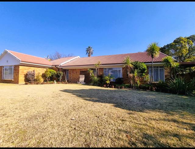 4 BEDROOM HOUSE FOR SALE IN THREE RIVERS EAST